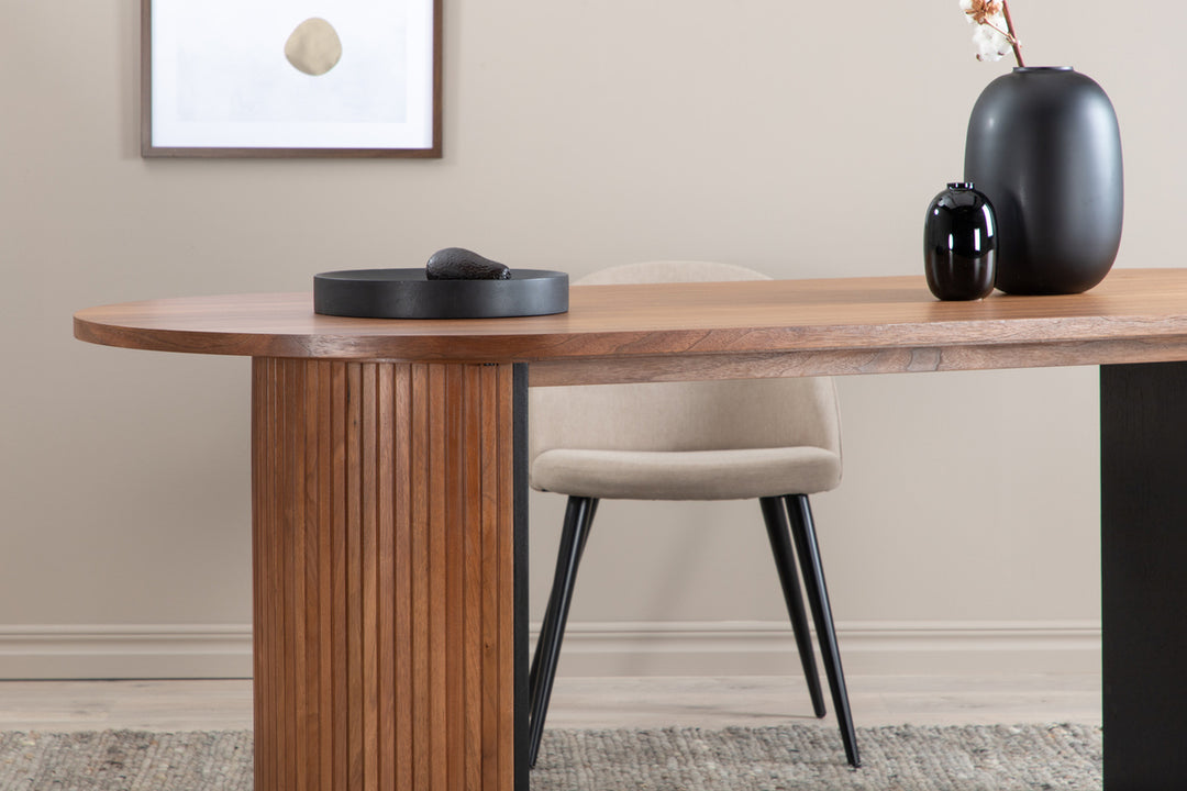 Bianca Ovalt Matbord Valnöt