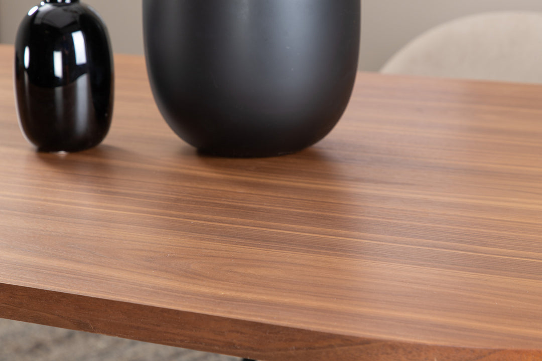 Bianca Ovalt Matbord Valnöt