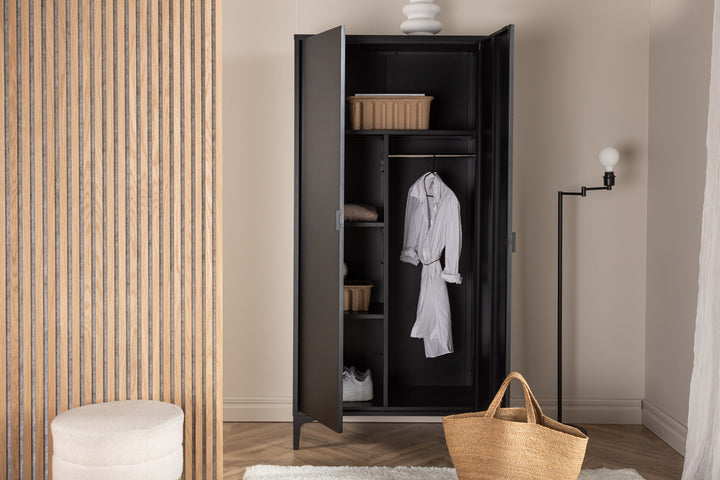 Piring Garderob Svart