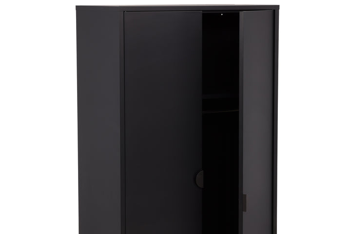 Piring Garderob Svart