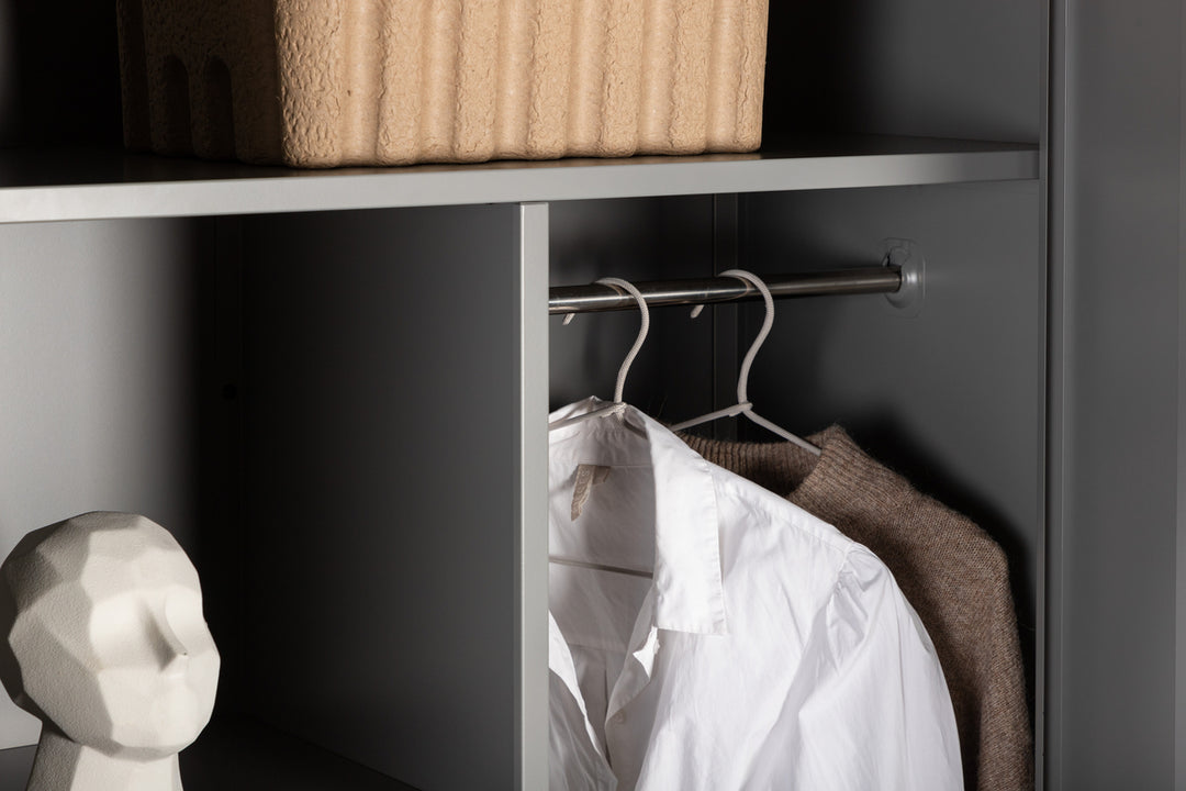 Piring Garderob Ljusgrå