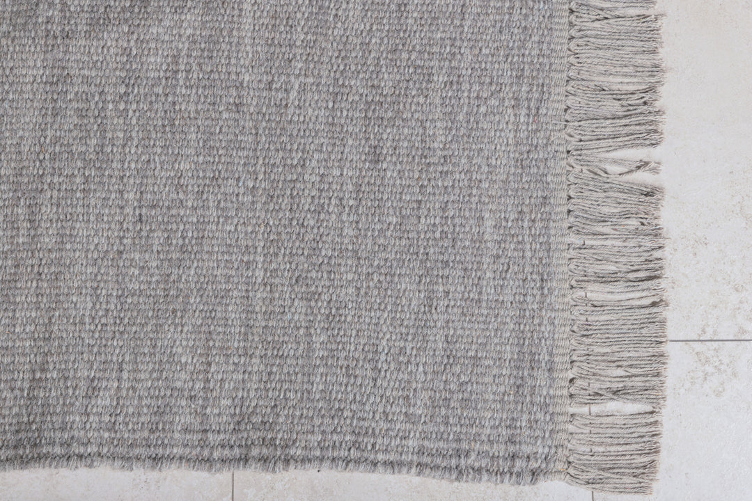 Cyrus Matta 230 x 160 Grå