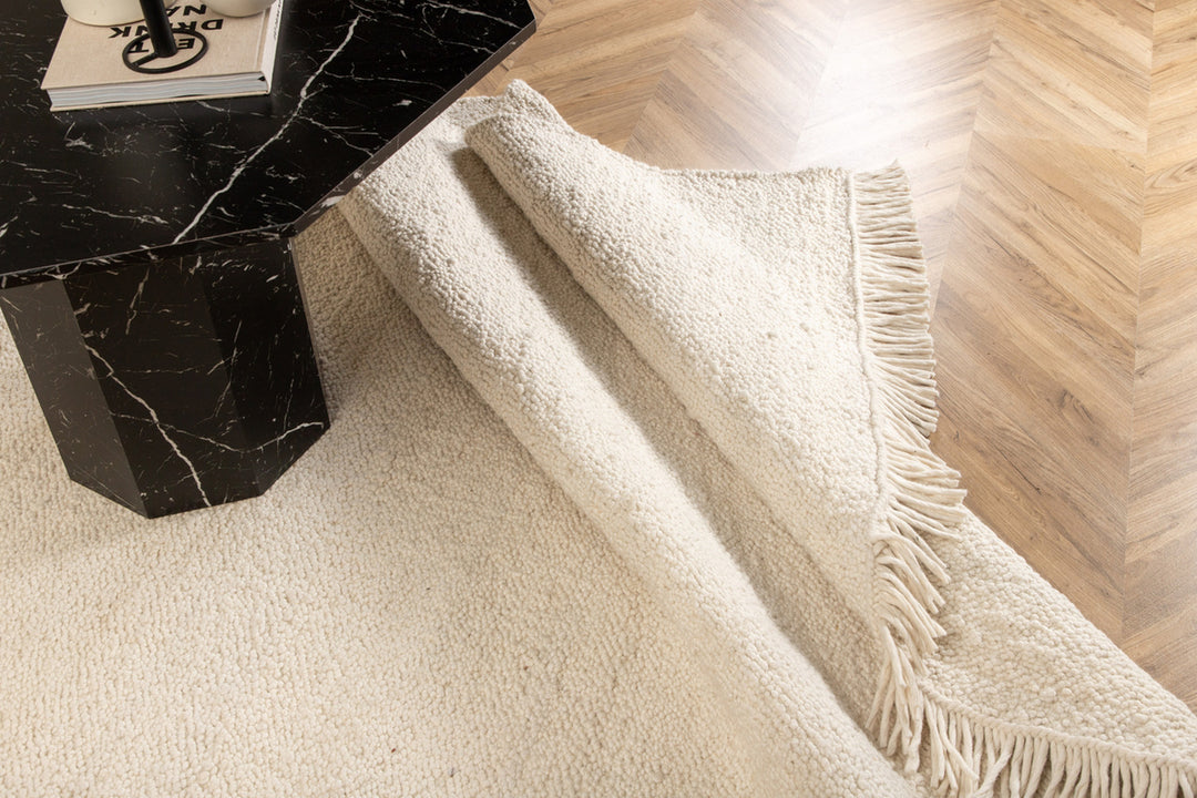 Betina Matta 300 x 200 Vit