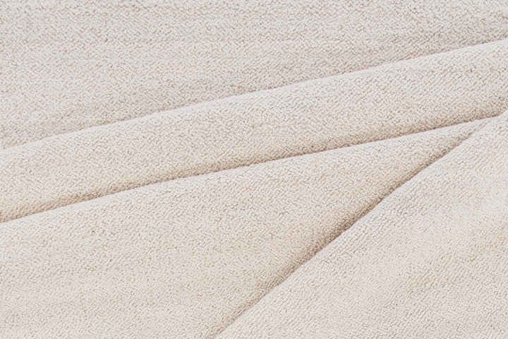 Betina Matta 300 x 200 Vit