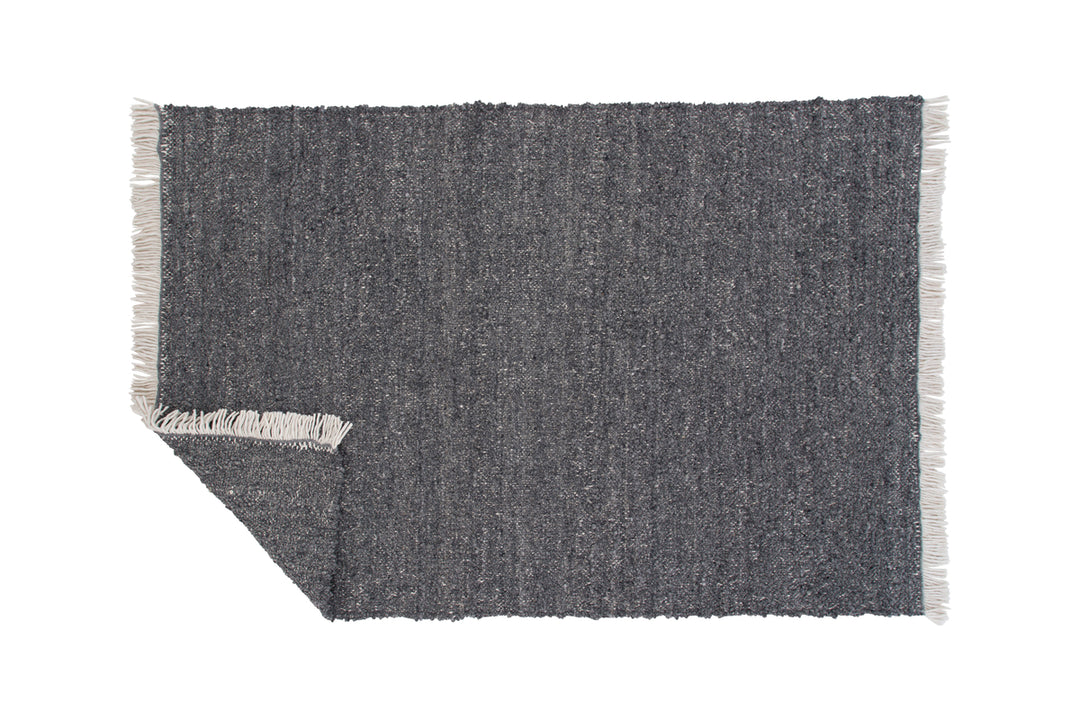 Betina Matta 300 x 200 Grå