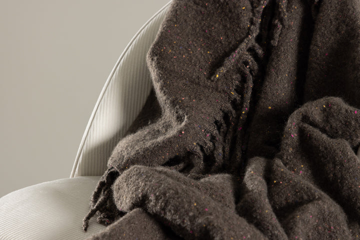 Tilly Pläd Mörkgrå