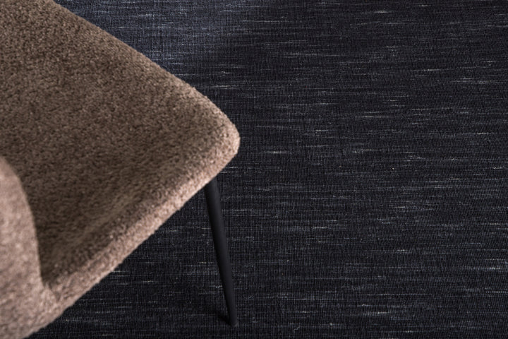 Elton Matta 350 x 250 Svart