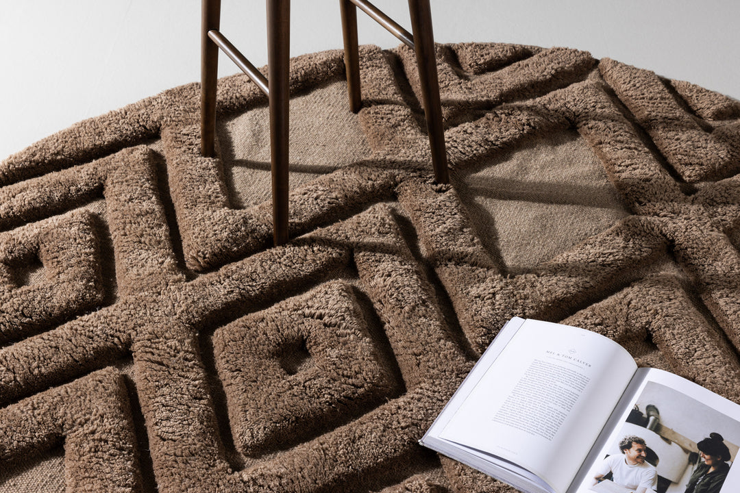 Dahlia Rund Matta Mörkbrun