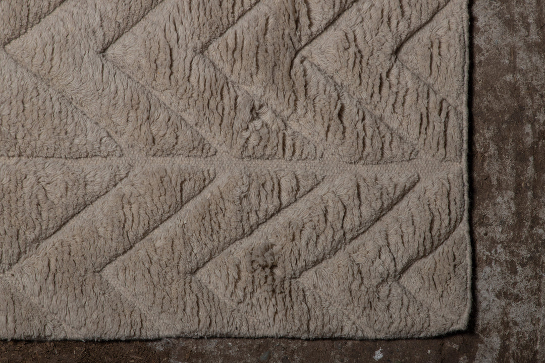 Zoe Matta 300 x 200 Beige