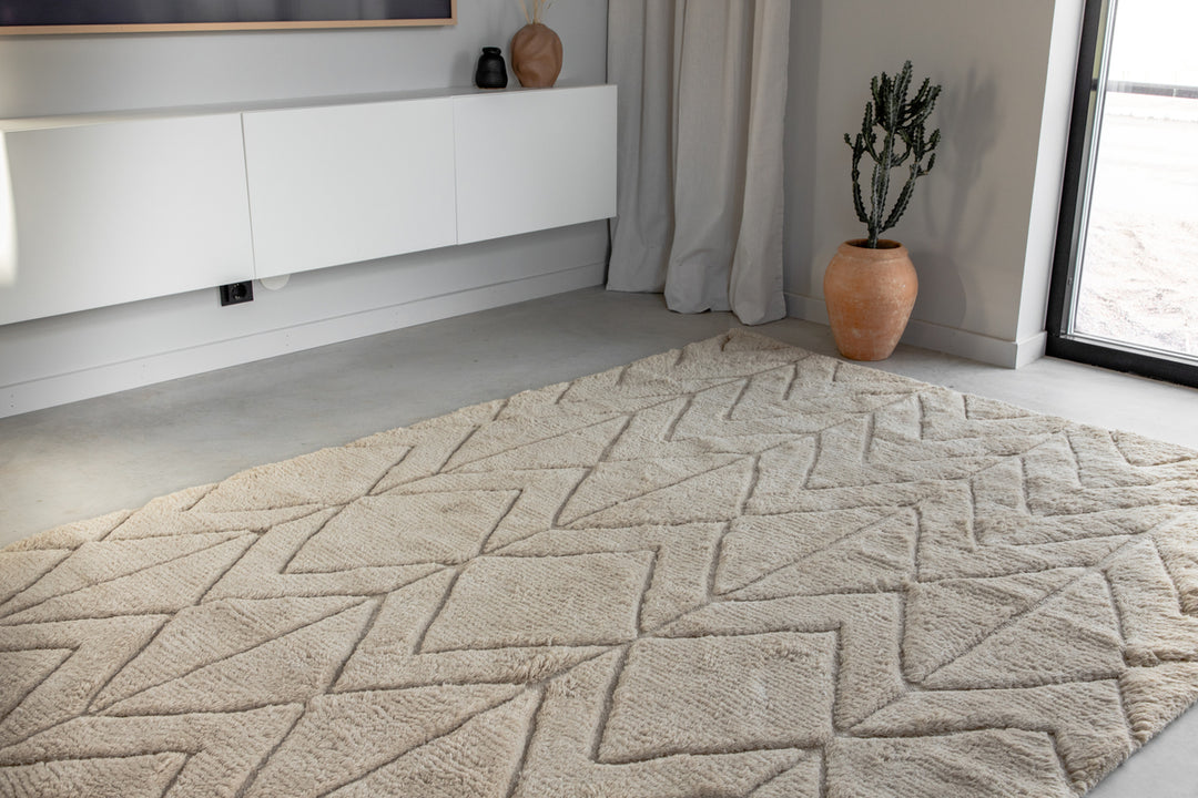 Zoe Matta 300 x 200 Beige