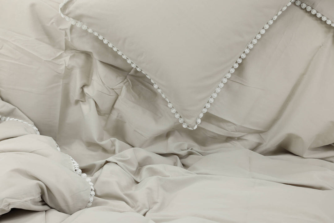 Livia Påslakanset 200x150cm Ljusgrå