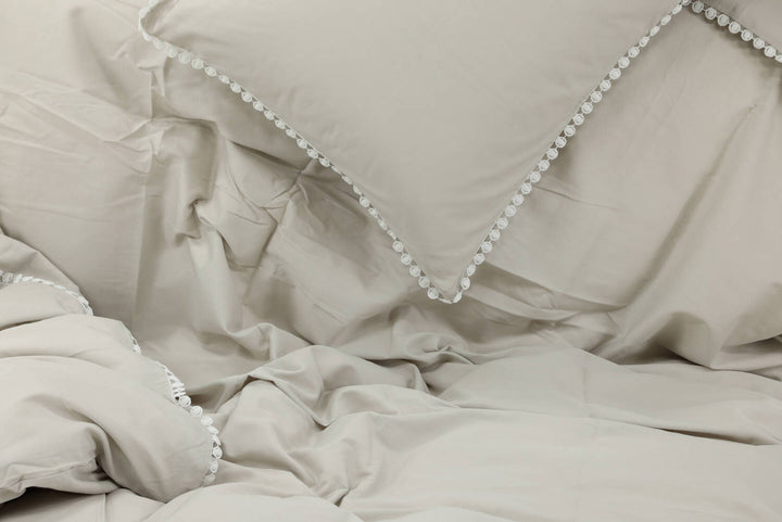 Livia Påslakanset 200x150cm Ljusgrå