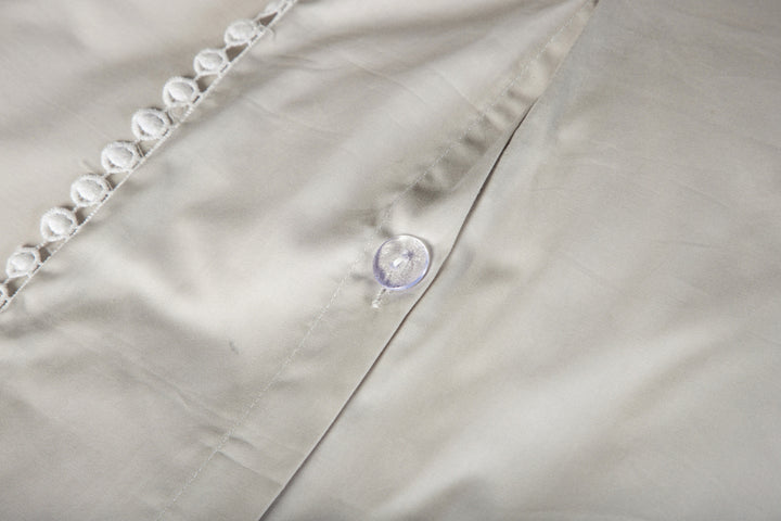 Livia Påslakanset 200x150cm Ljusgrå