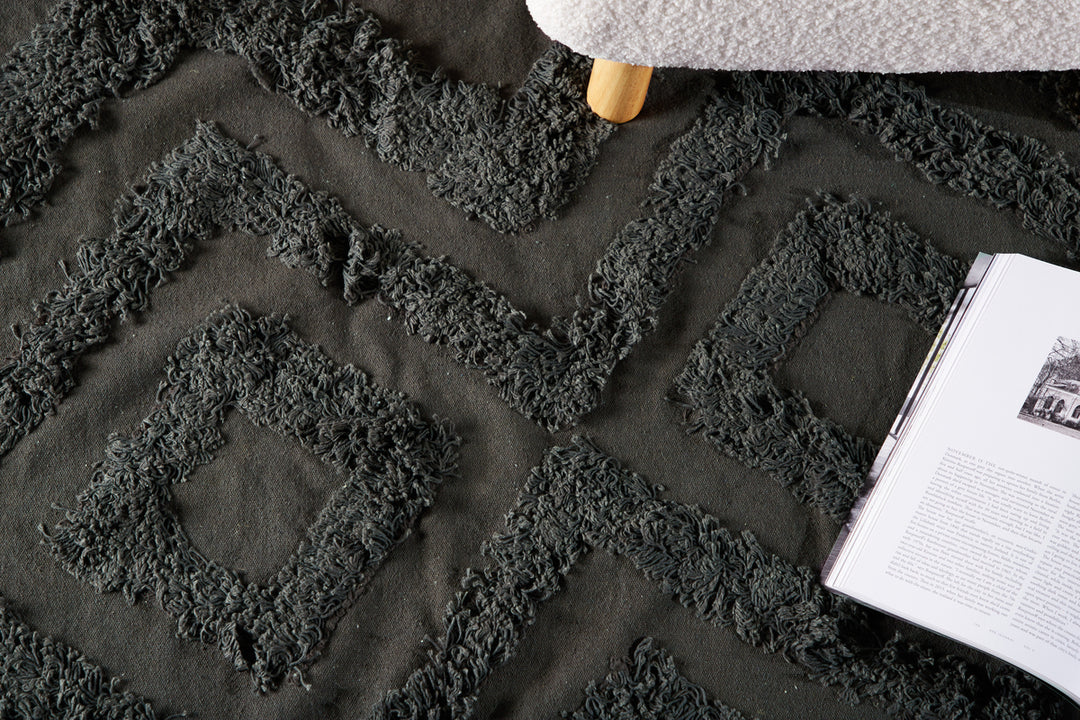 Hilma Rund Matta Mörkgrå