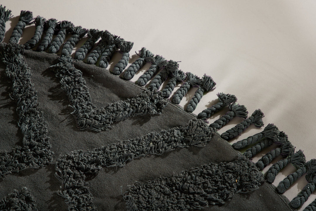 Hilma Rund Matta Mörkgrå