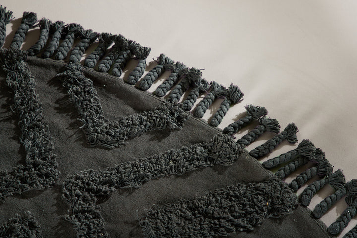 Hilma Rund Matta Mörkgrå