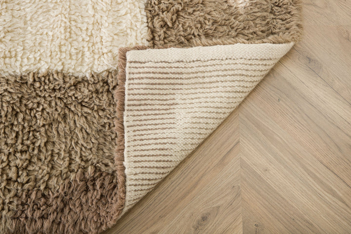 Nestor Matta 300 x 200 Vit