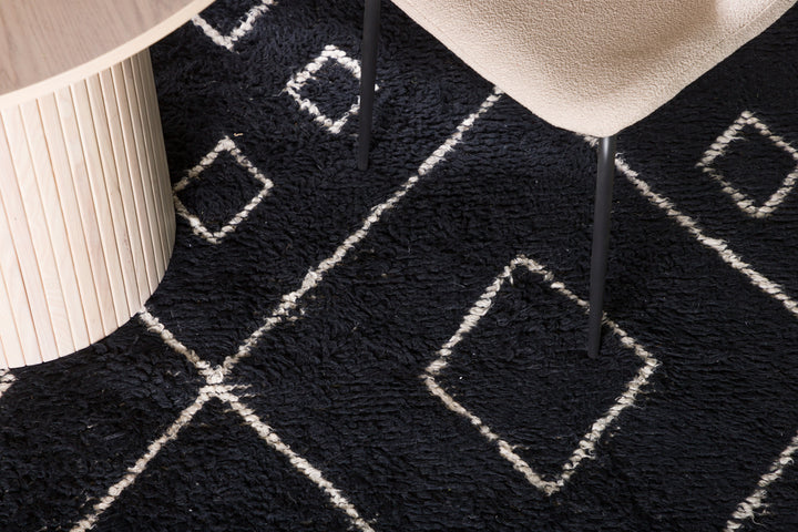 David Matta 300 x 200 Svart