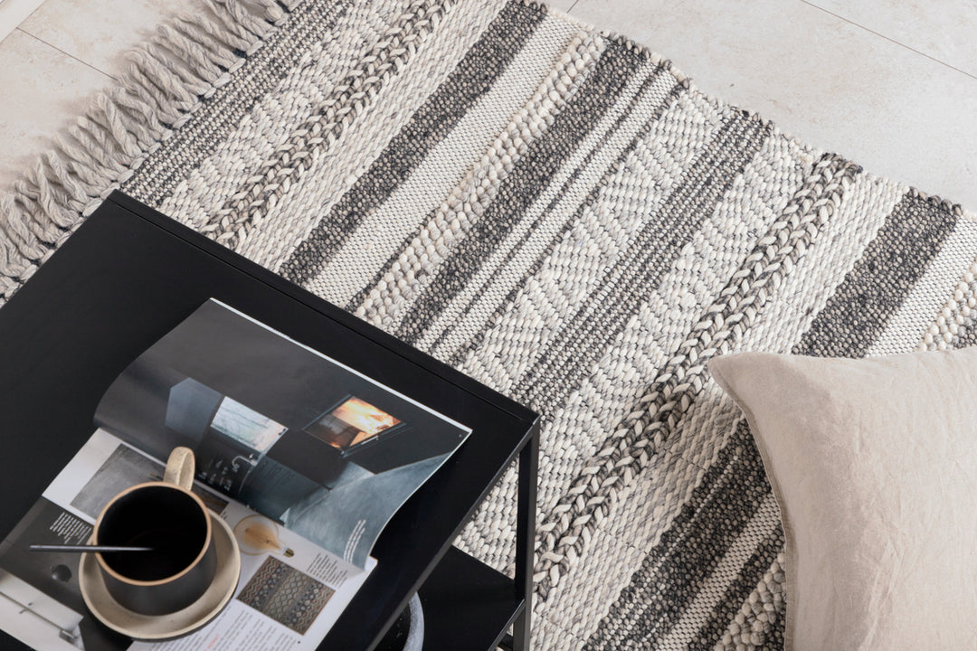 Alwar Matta 300 x 200 Mörkgrå