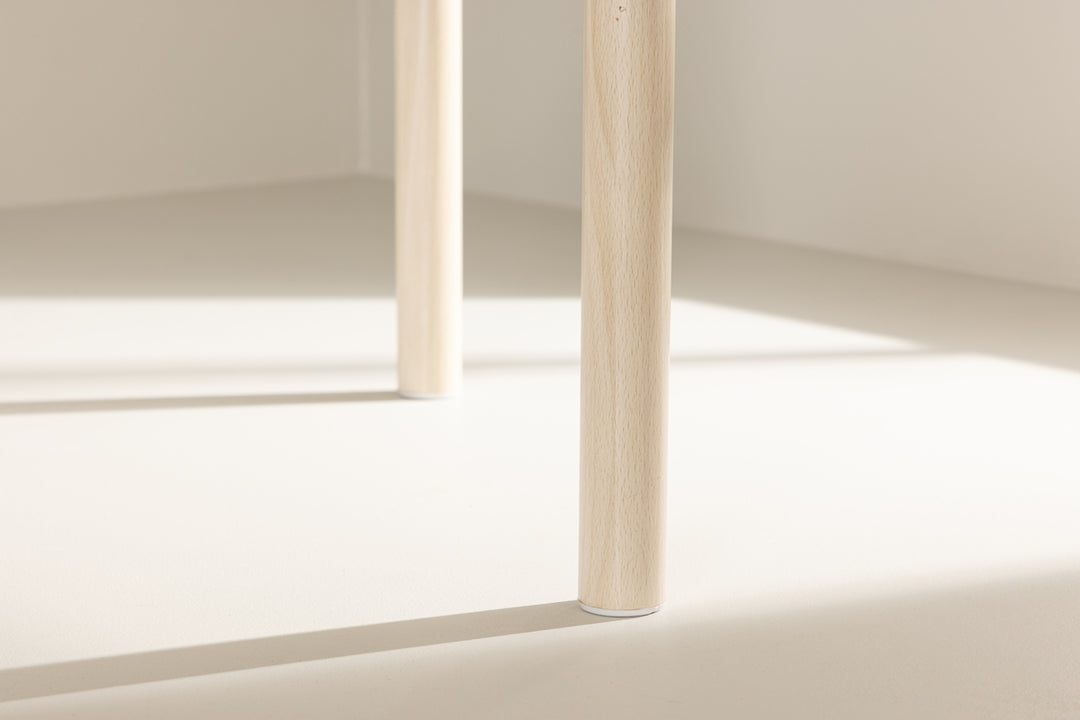 Andy Ovalt Matbord Vitputsad