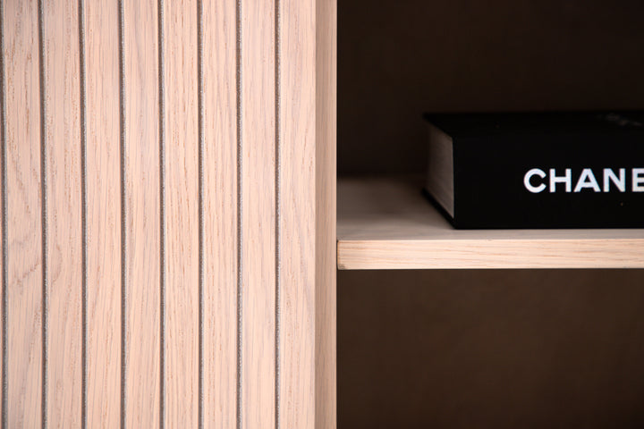 Björkön Skåp Vitputsad