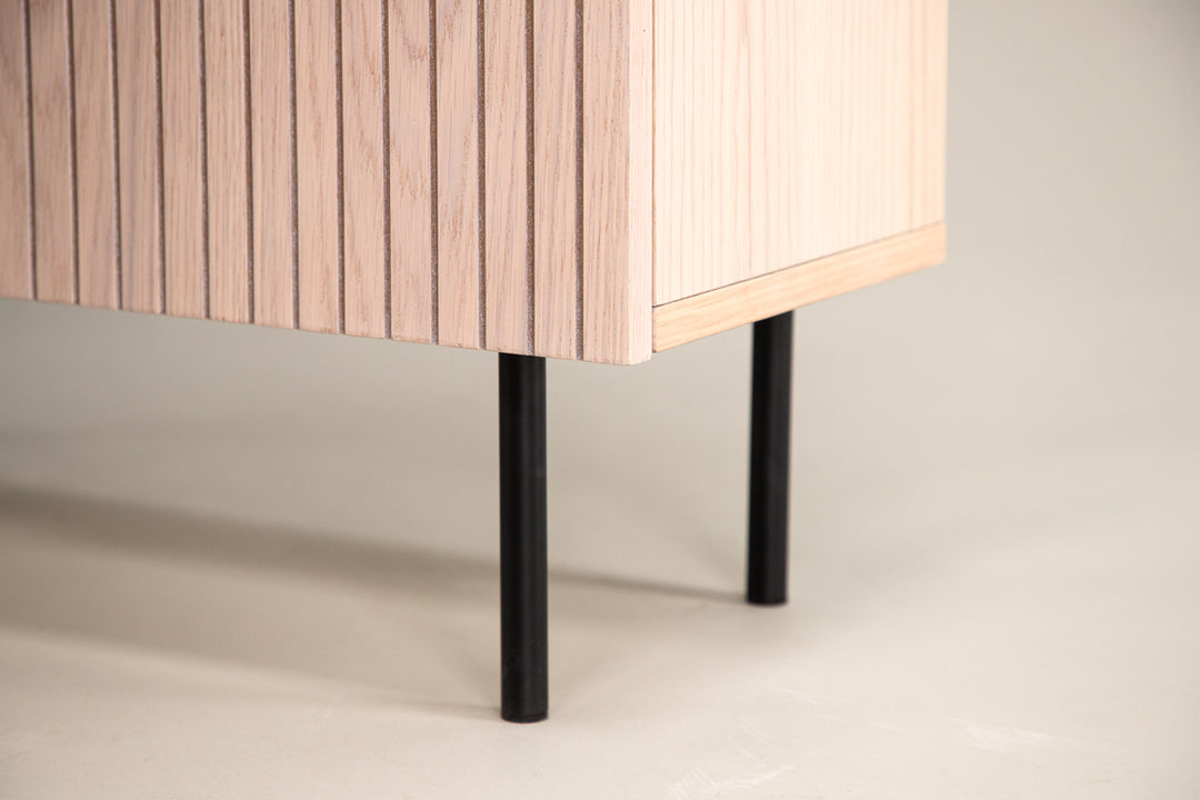 Björkön Skåp Vitputsad