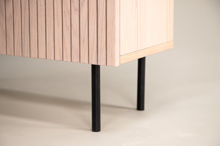 Björkön Skåp Vitputsad