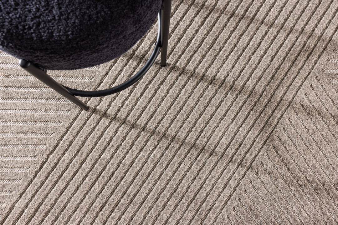 Aron Matta 340 x 240 Brun