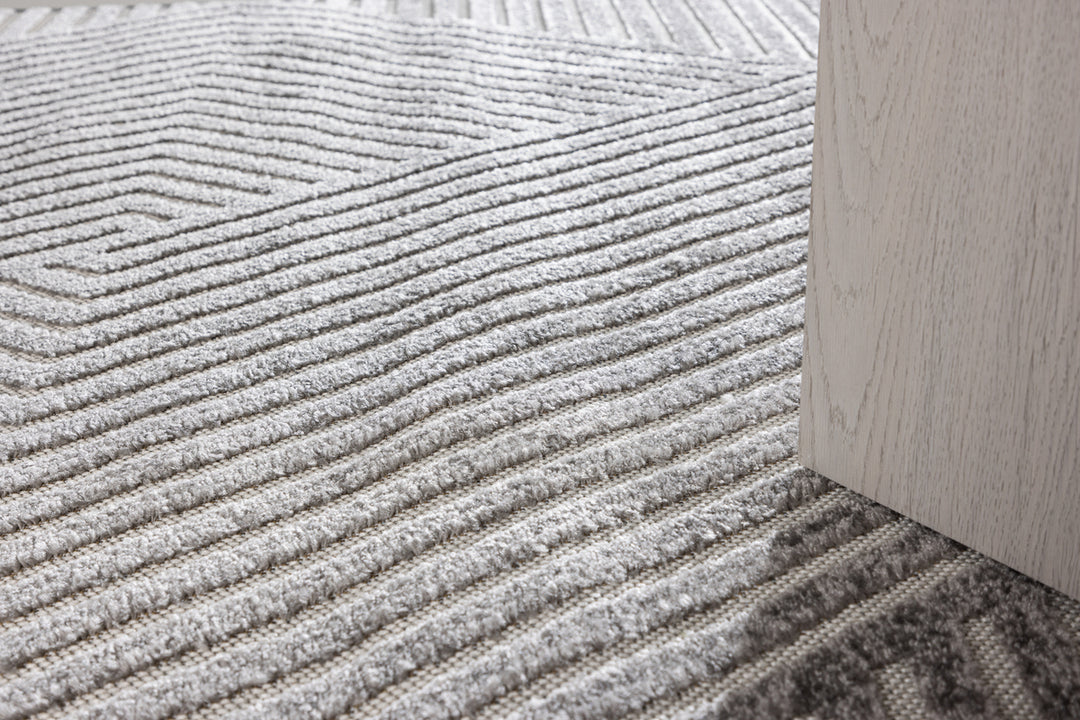 Aron Matta 340 x 240 Grå