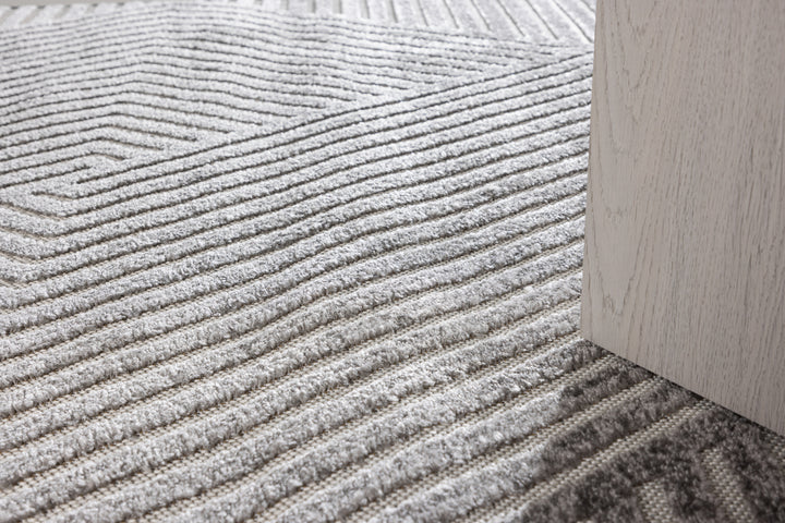 Aron Matta 340 x 240 Grå