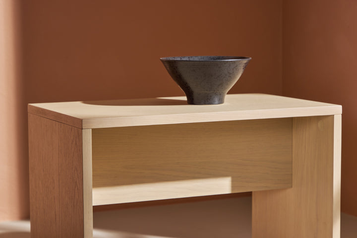 Juni Sidobord Vitputsad