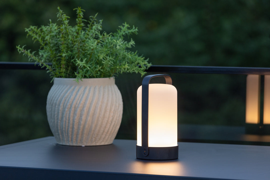 Fern Bordslampa Vit