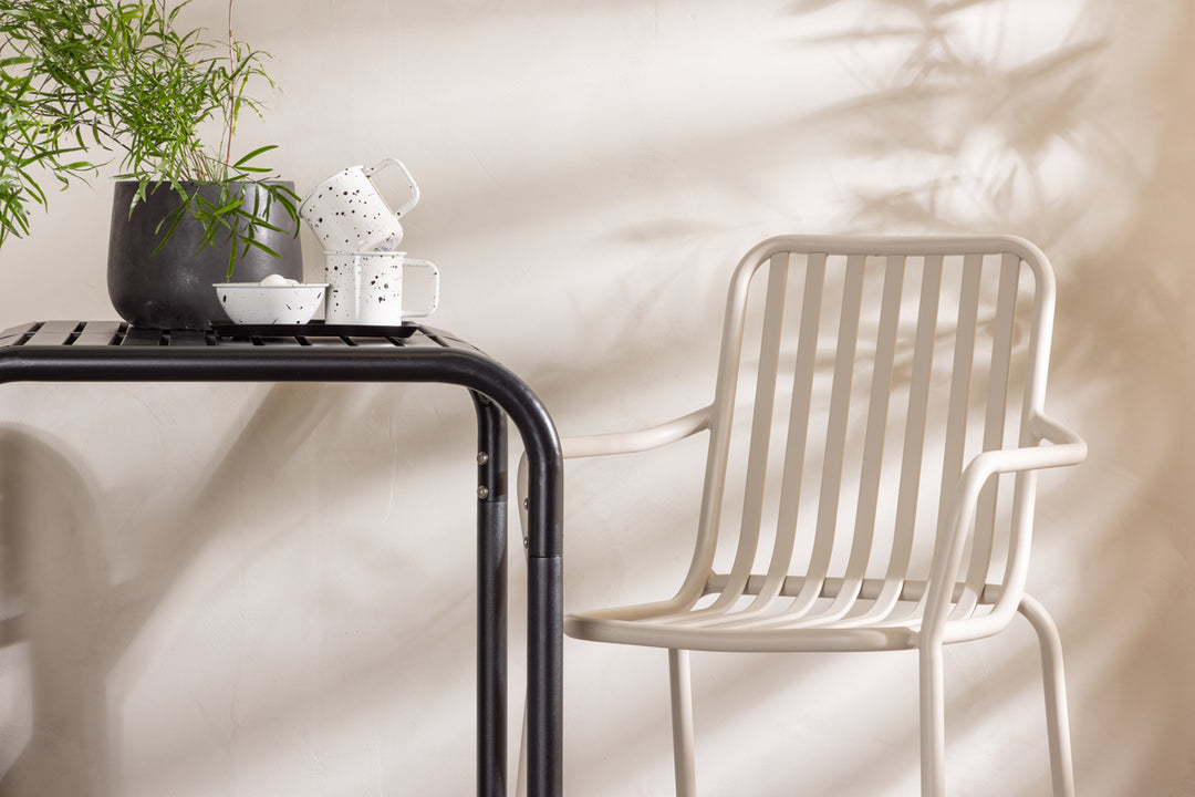 Borneo & Peking Cafebord Svart + Matstolar Beige